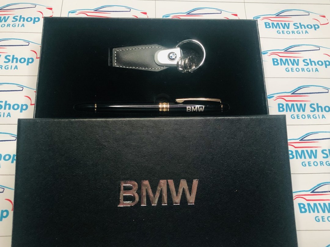 BMW gift keychain and pen